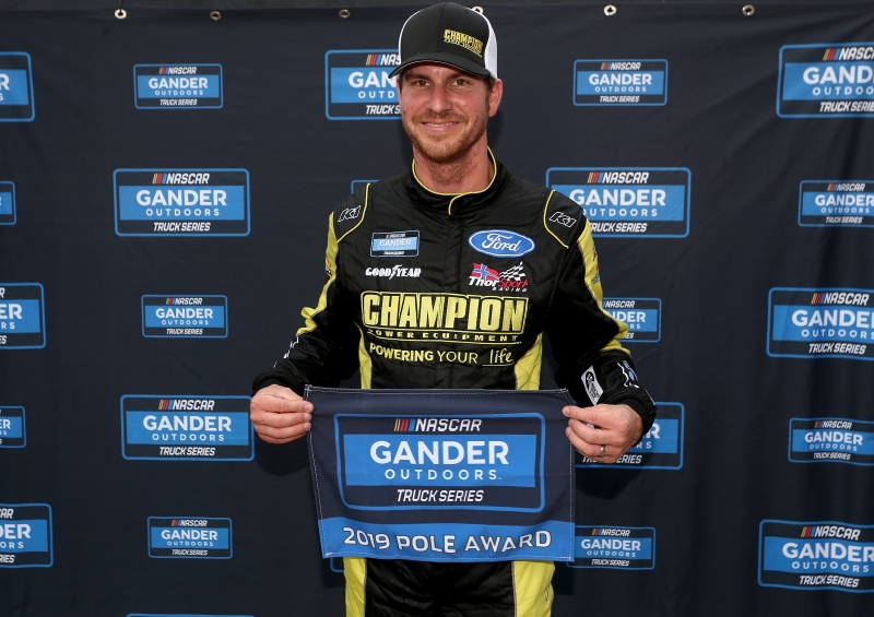 775321347BL00140_NASCAR_Gan