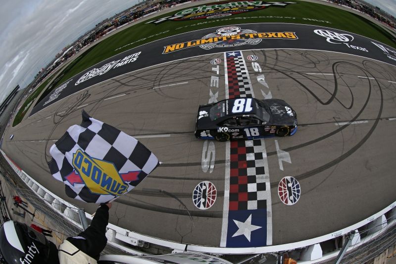 775321350XX00002_NASCAR_Xfi