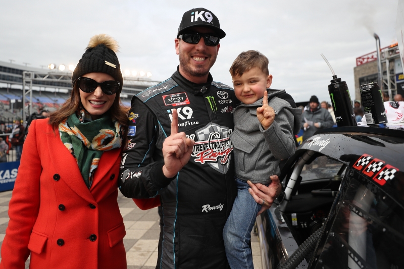 775321350CG00217_NASCAR_Xfi