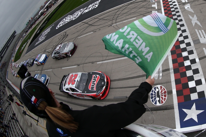 775321350CG00078_NASCAR_Xfi